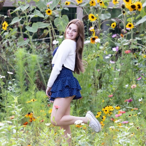 Meet your Posher, Lauren - Picture 1 of 1